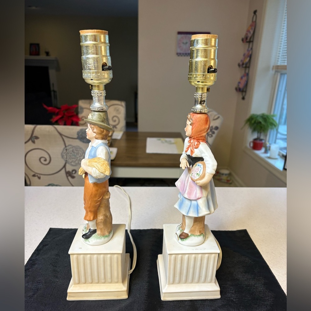 Price Drop🔥🔥🔥Pair Of Vintage Figural Lamps - Picture 7 of 11